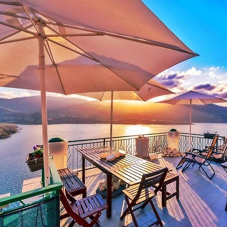 La Terrazza Sul Lago Turano Castel di Tora Eksteriør bilde