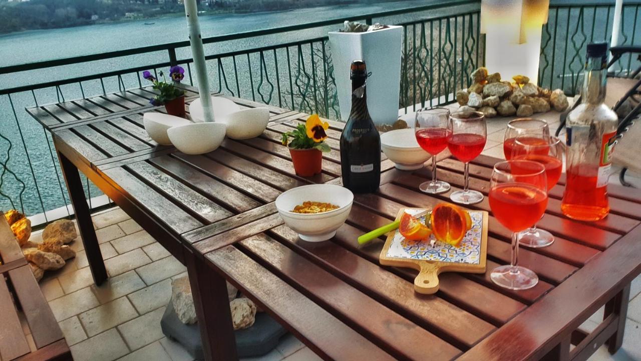 La Terrazza Sul Lago Turano Castel di Tora Eksteriør bilde