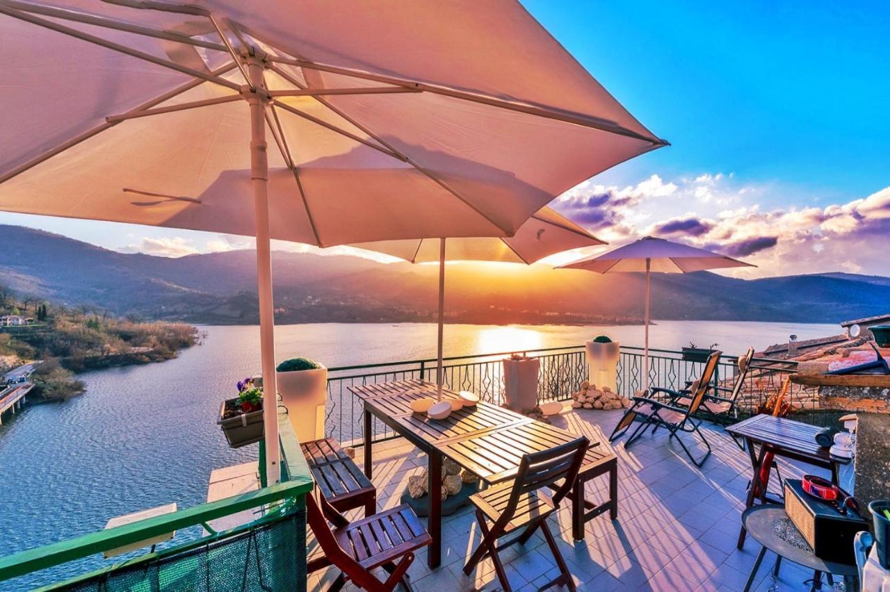 La Terrazza Sul Lago Turano Castel di Tora Eksteriør bilde