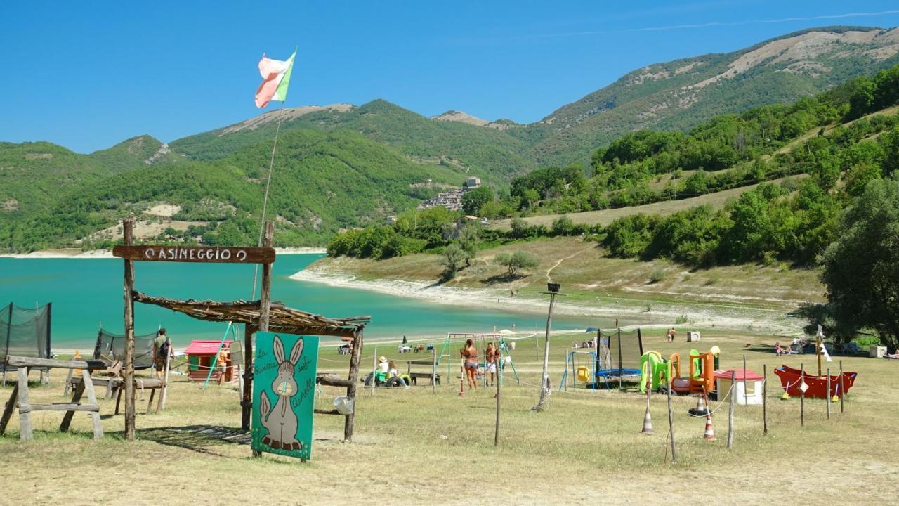 La Terrazza Sul Lago Turano Castel di Tora Eksteriør bilde