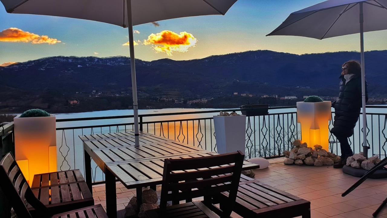 La Terrazza Sul Lago Turano Castel di Tora Eksteriør bilde