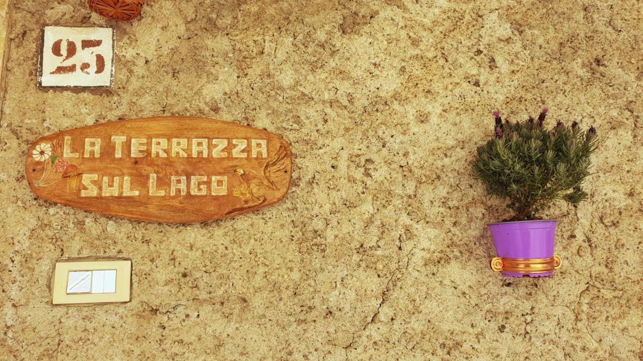 La Terrazza Sul Lago Turano Castel di Tora Eksteriør bilde