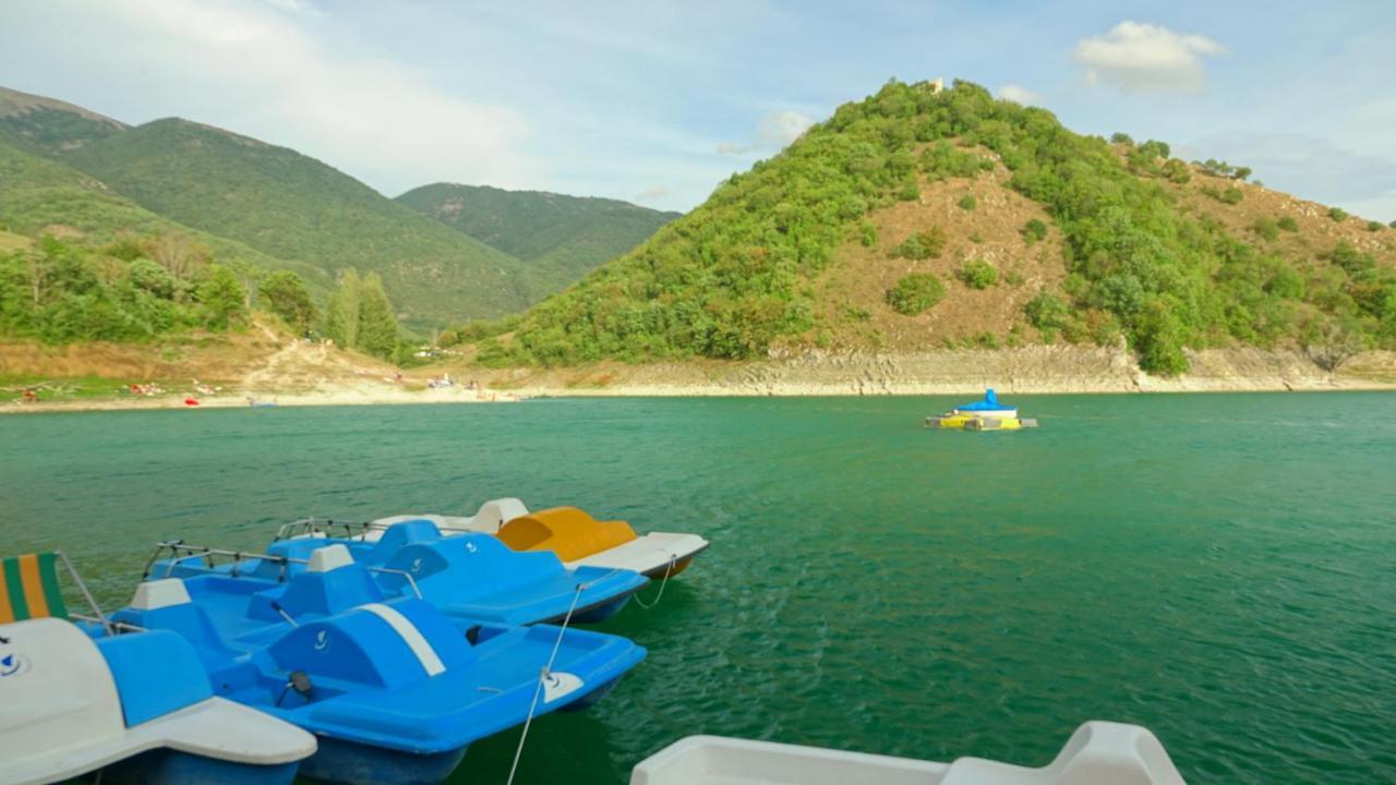 La Terrazza Sul Lago Turano Castel di Tora Eksteriør bilde