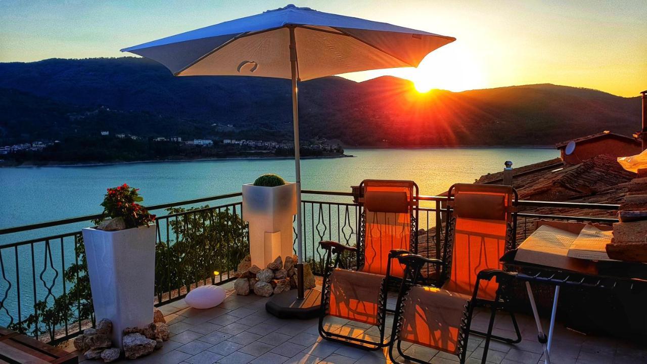 La Terrazza Sul Lago Turano Castel di Tora Eksteriør bilde