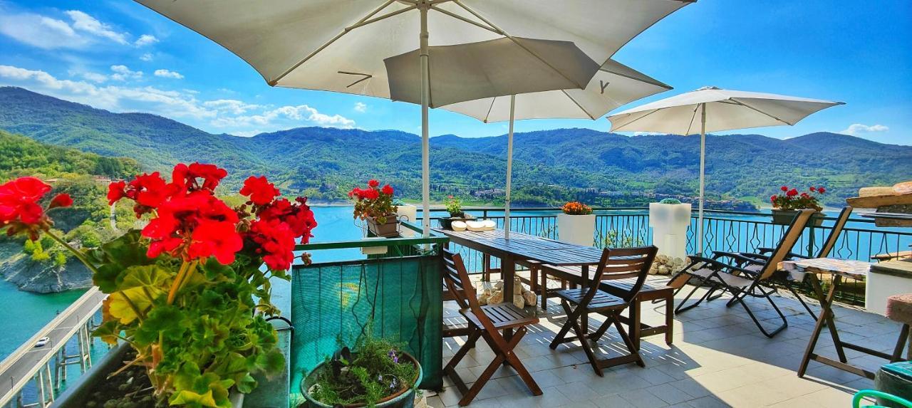 La Terrazza Sul Lago Turano Castel di Tora Eksteriør bilde