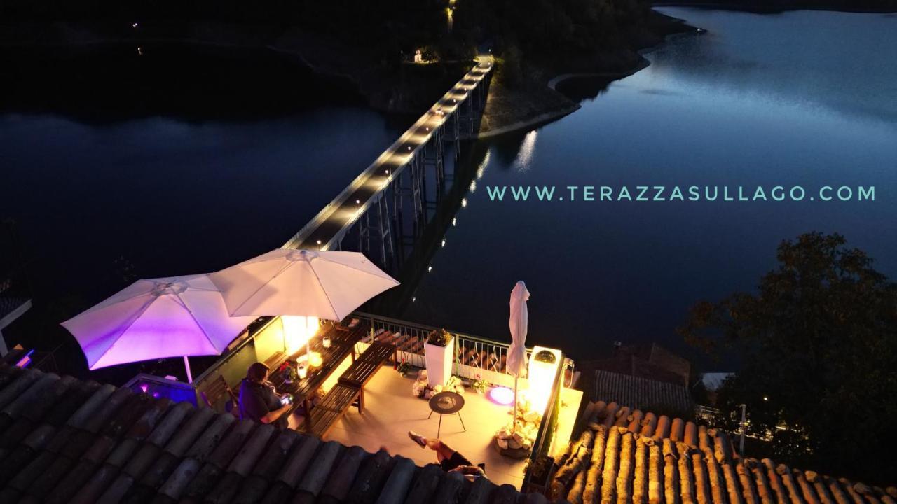 La Terrazza Sul Lago Turano Castel di Tora Eksteriør bilde